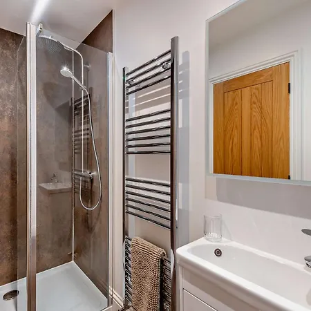 3 Bed In 93897 Semesterbostad Tollerton (Yorkshire)