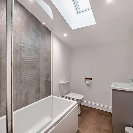 3 Bed In 93897 Semesterbostad