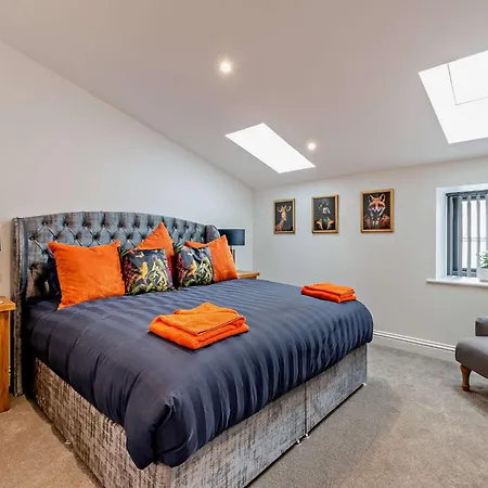 3 Bed In York Oc-93897 *