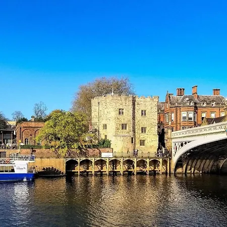 3 Bed In York Oc-93897 Tollerton (Yorkshire)